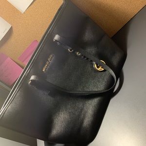 Black Michael kors bag
